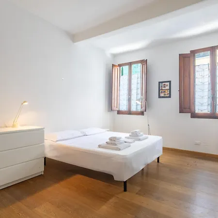 Sant'ambrogio 3-bedroom * Florence